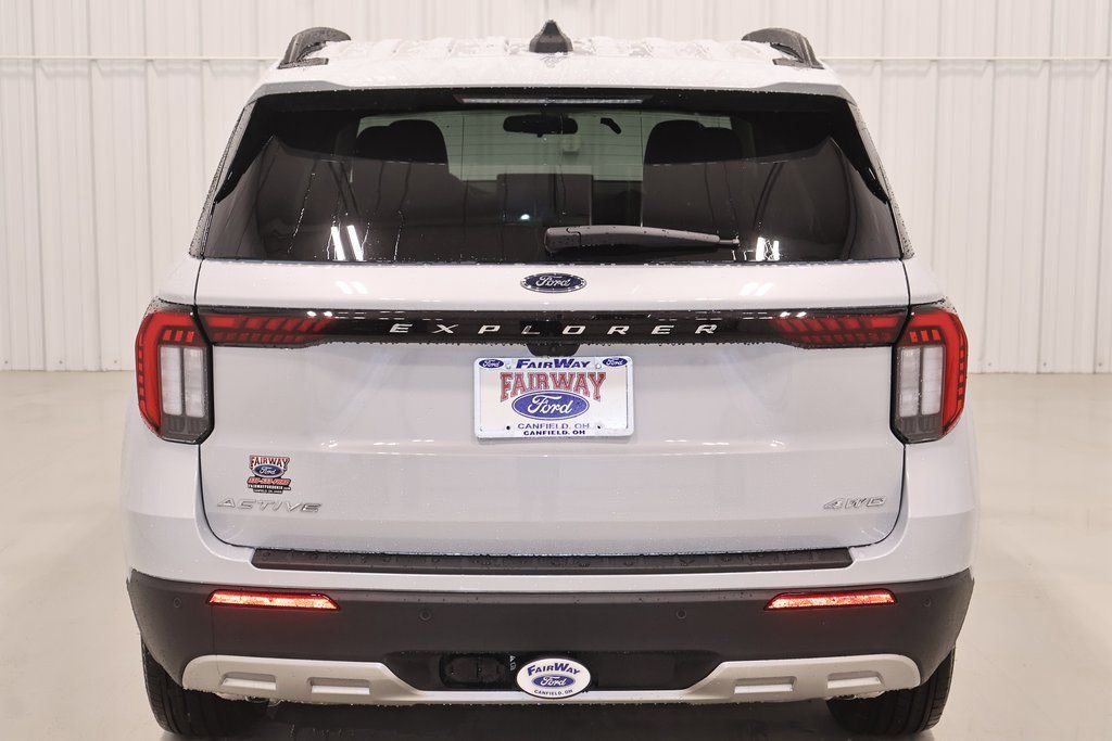 New 2026 Ford Explorer Active w/ Active Comfort Package image 8