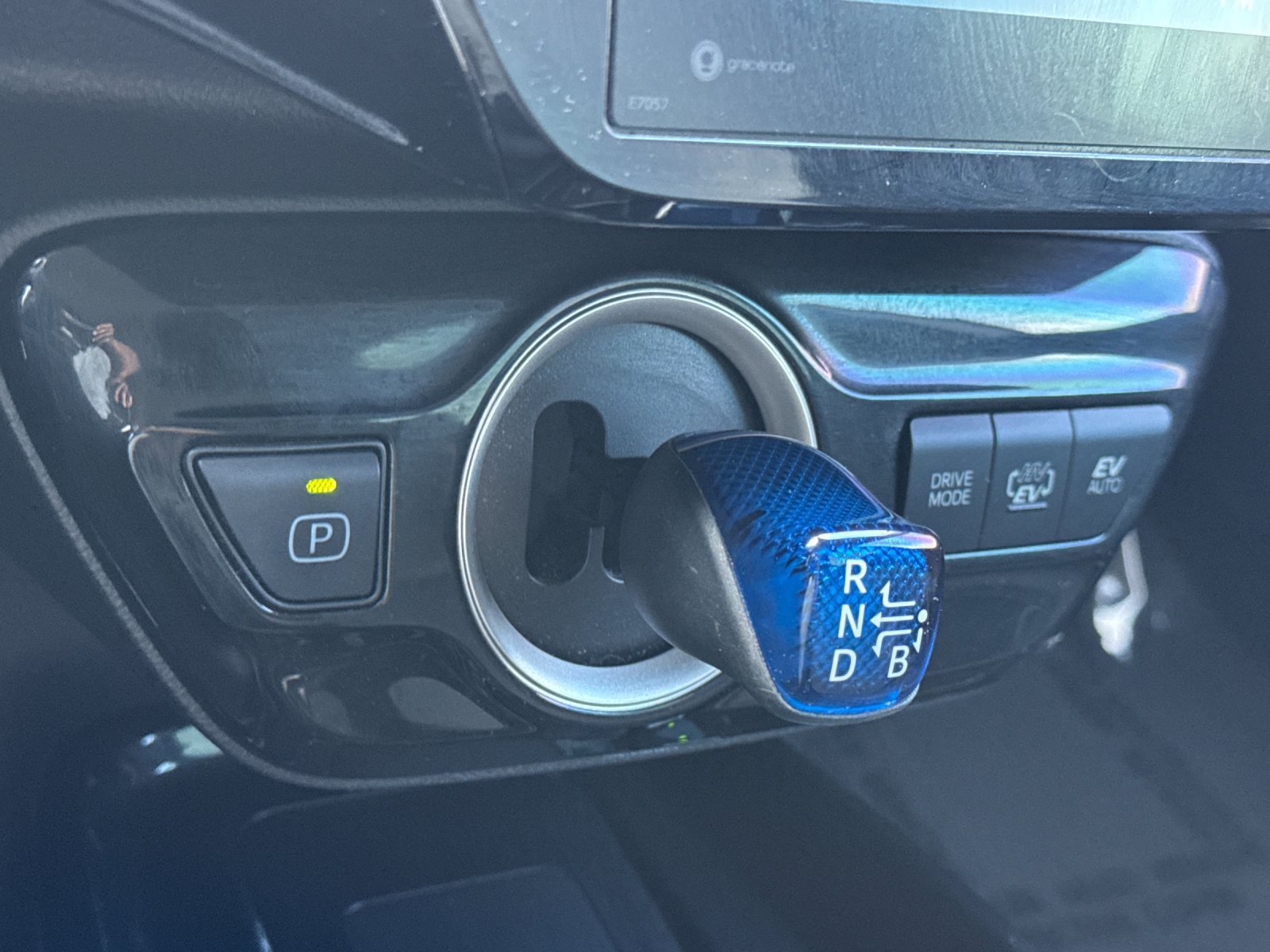 Used 2022 Toyota Prius Prime XLE FWD image 22
