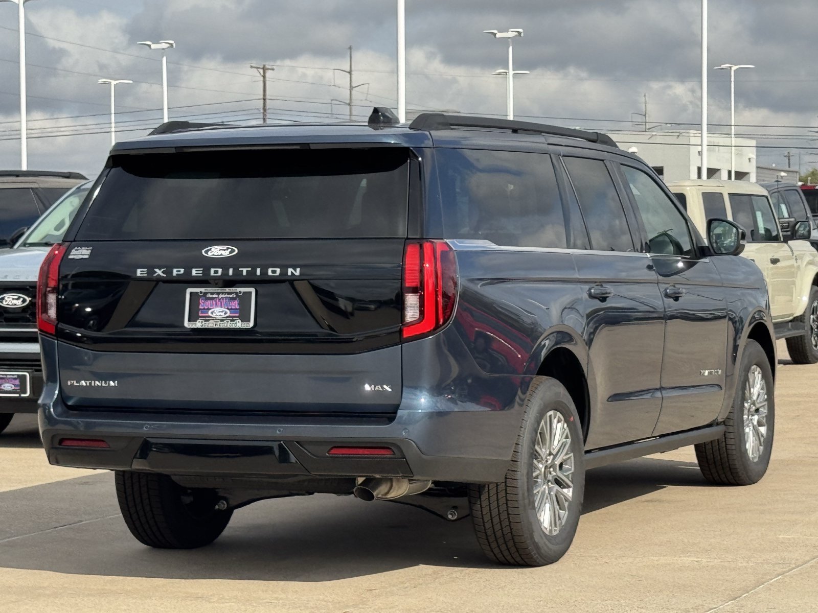 New 2027 Ford Expedition Max Platinum w/ Driver's Package AWD/4WD image 4