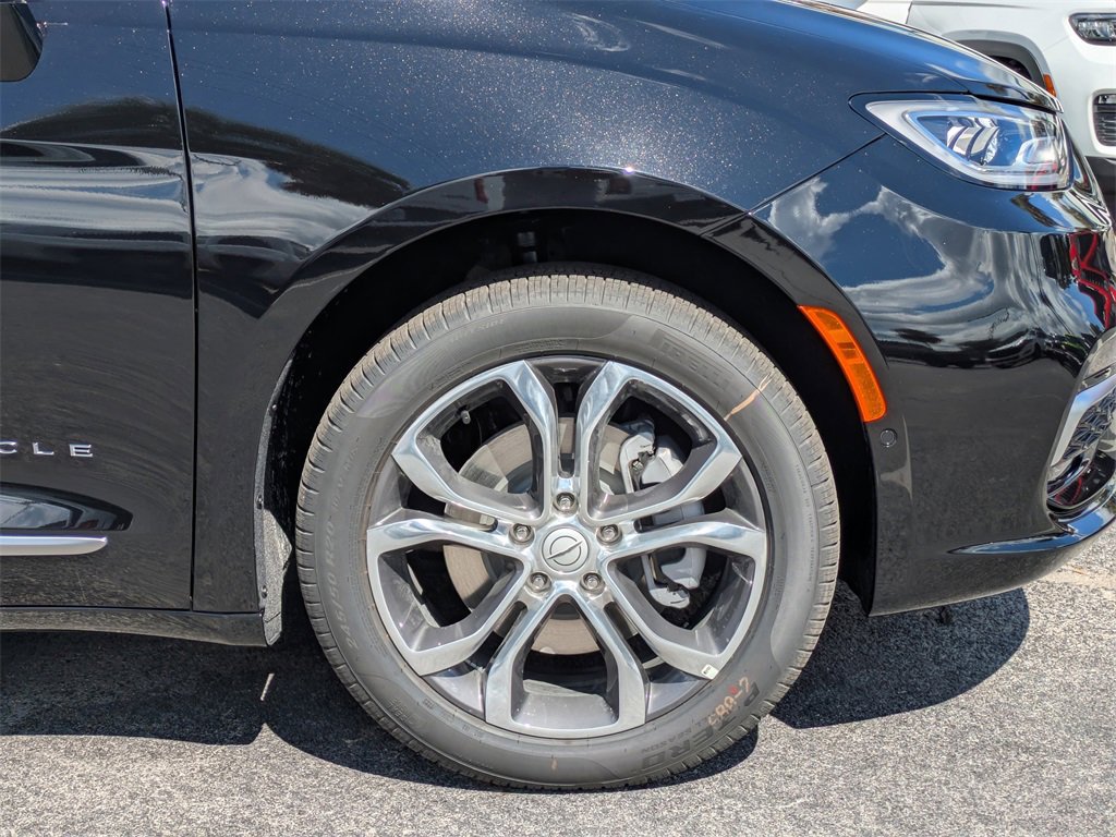 New 2026 Chrysler Pacifica Pinnacle image 11