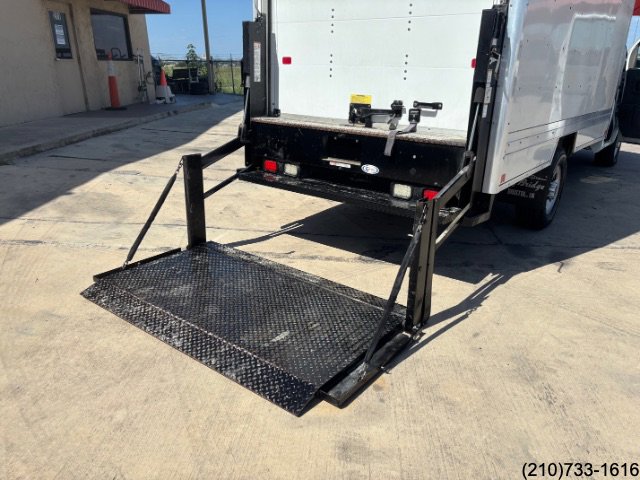 Used 2016 GMC Savana 3500 image 23