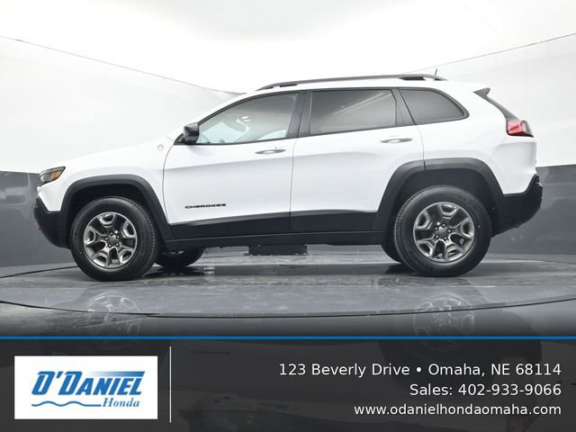 Used 2019 Jeep Cherokee Trailhawk w/ Cold Weather Group AWD/4WD image 10