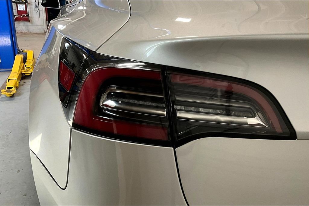 Used 2018 Tesla Model 3 Long Range image 5