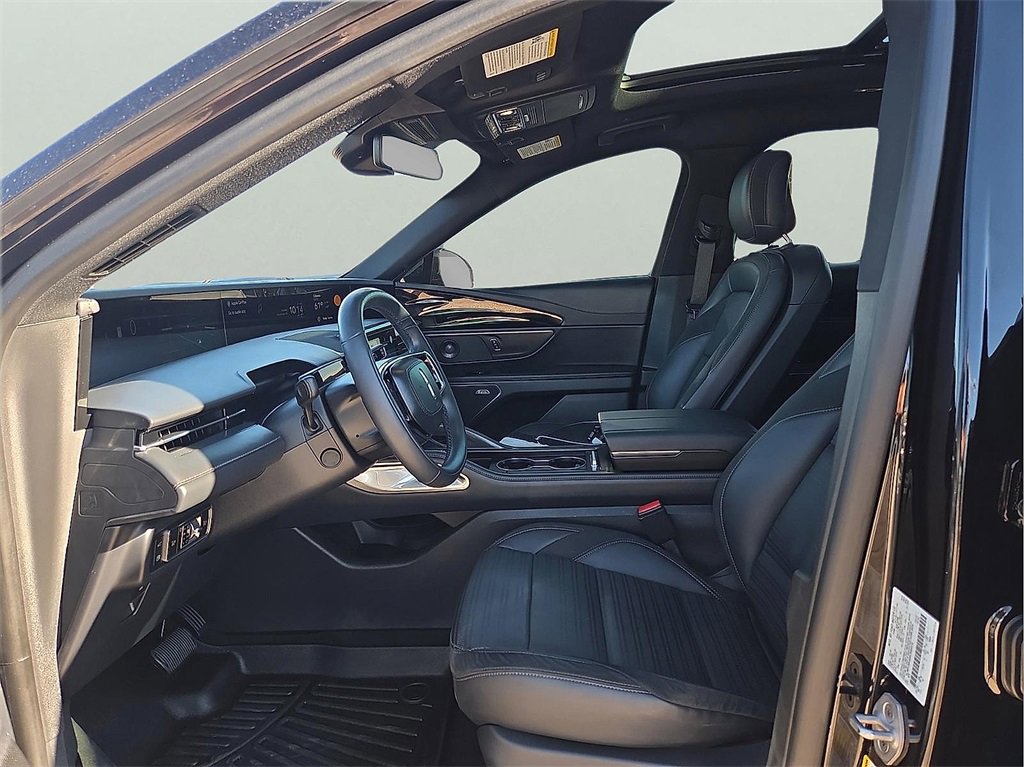 Certified 2025 Lincoln Nautilus Reserve w/ Jet Appearance Package image 11