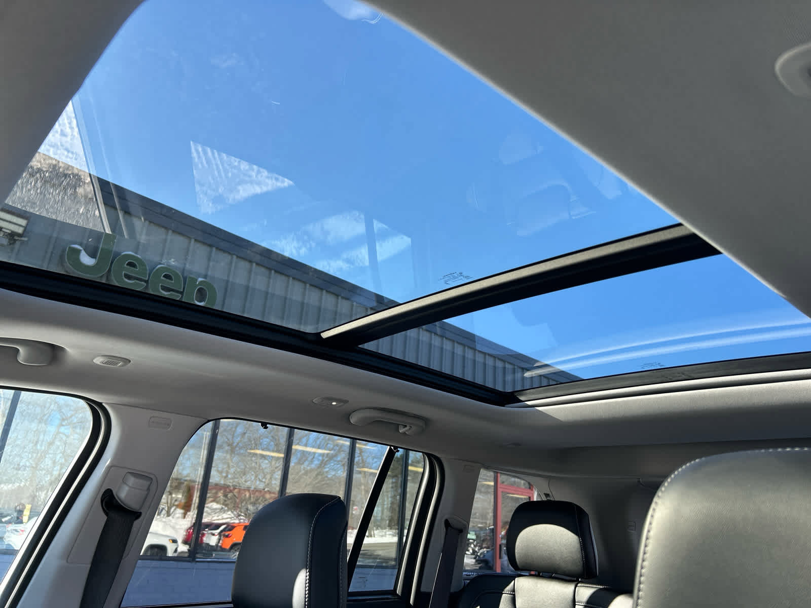 Used 2023 Jeep Grand Cherokee 4WD 4xe w/ Luxury Tech Group II image 60