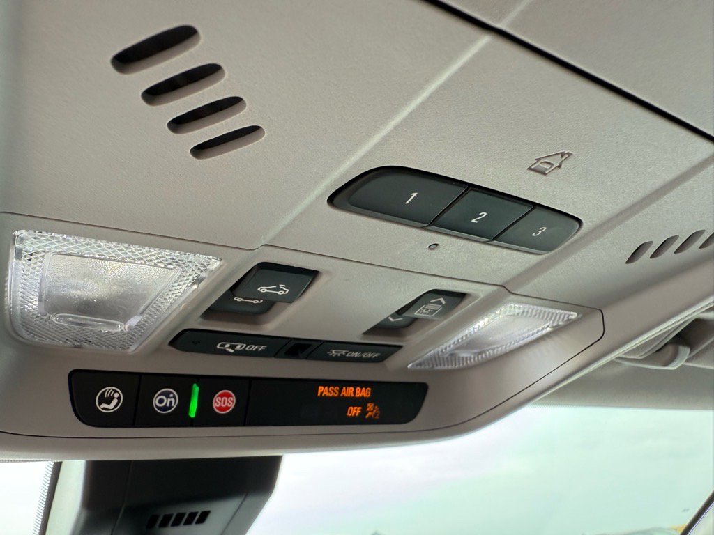 Used 2023 Chevrolet Equinox Premier image 23