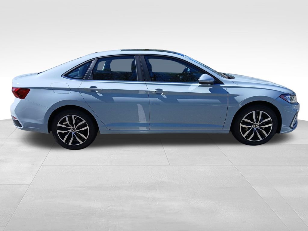 New 2026 Volkswagen Jetta SE image 6