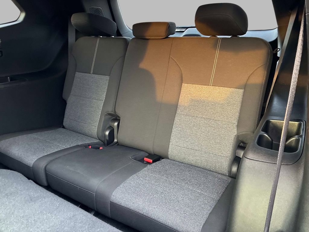 Used 2025 GMC Acadia Elevation image 16