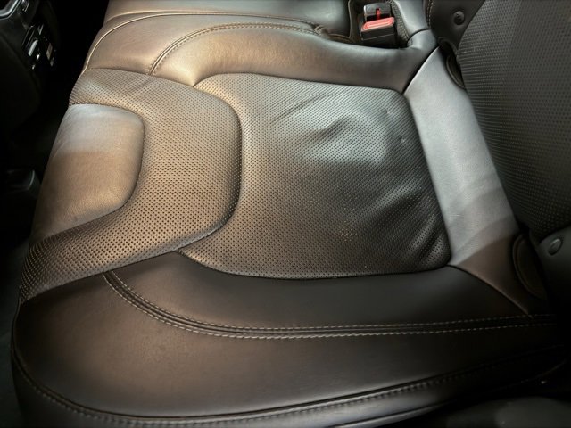 Used 2019 Jeep Cherokee Limited image 18