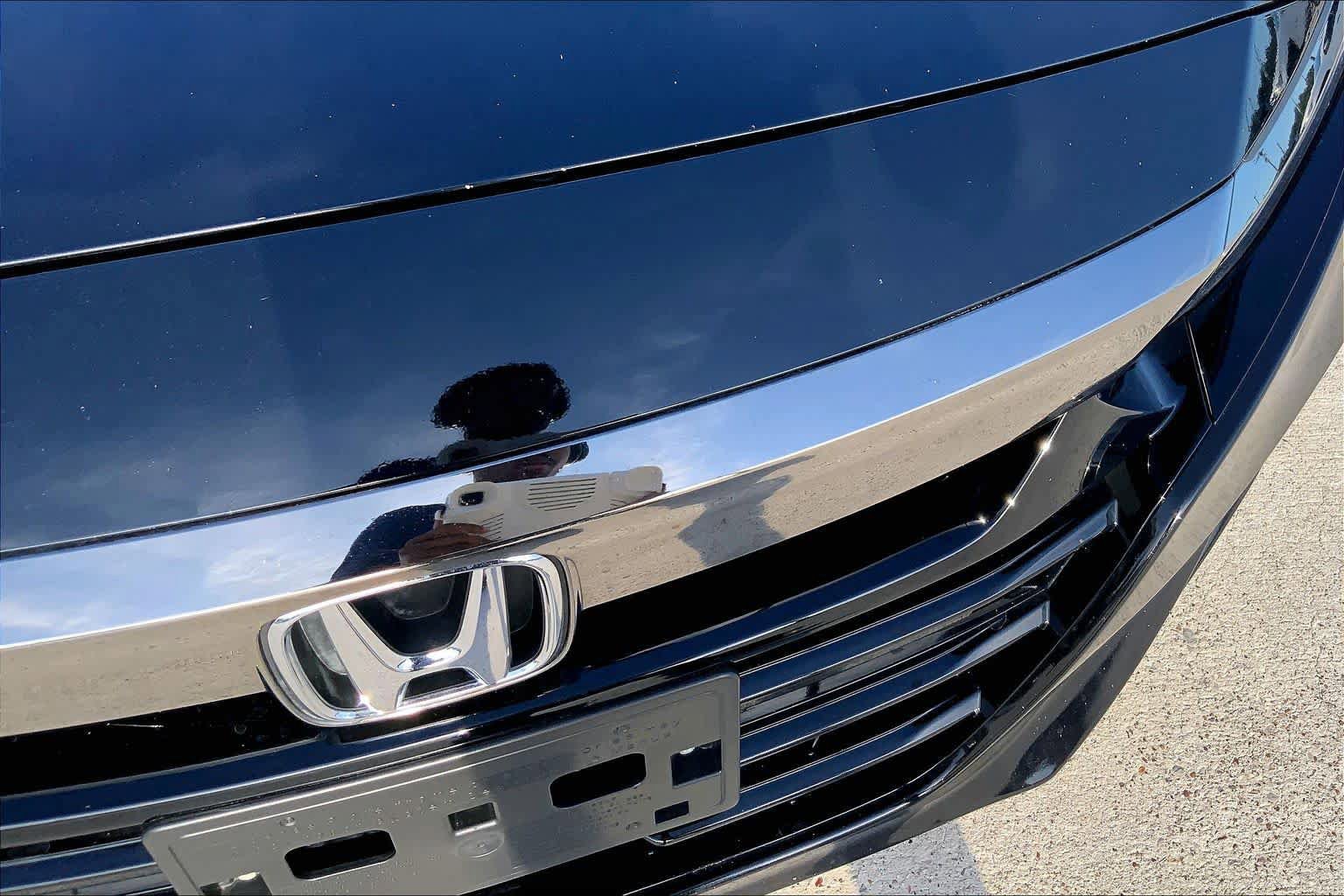 Used 2018 Honda Accord Sport image 29