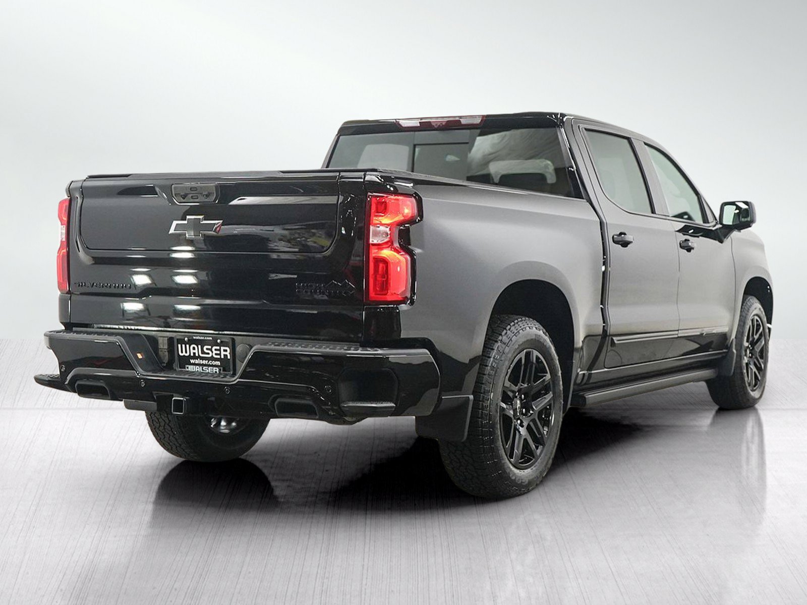 Used 2026 Chevrolet Silverado 1500 High Country w/ Midnight Edition AWD/4WD image 5