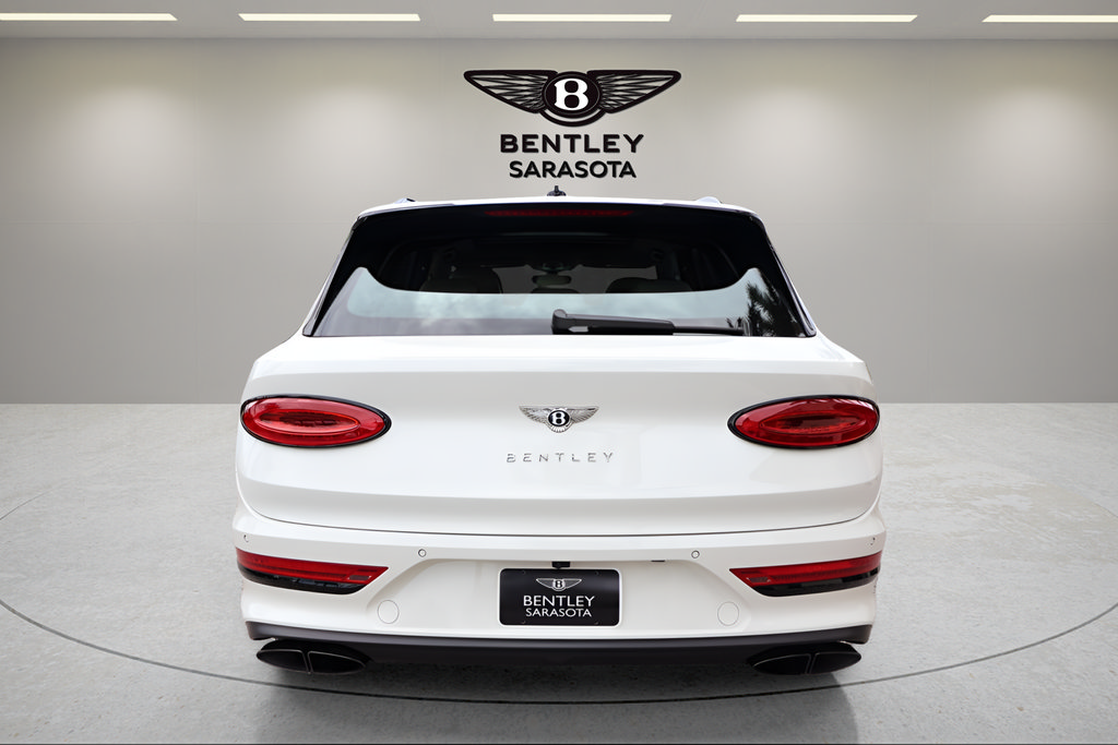 Used 2024 Bentley Bentayga AWD/4WD image 11