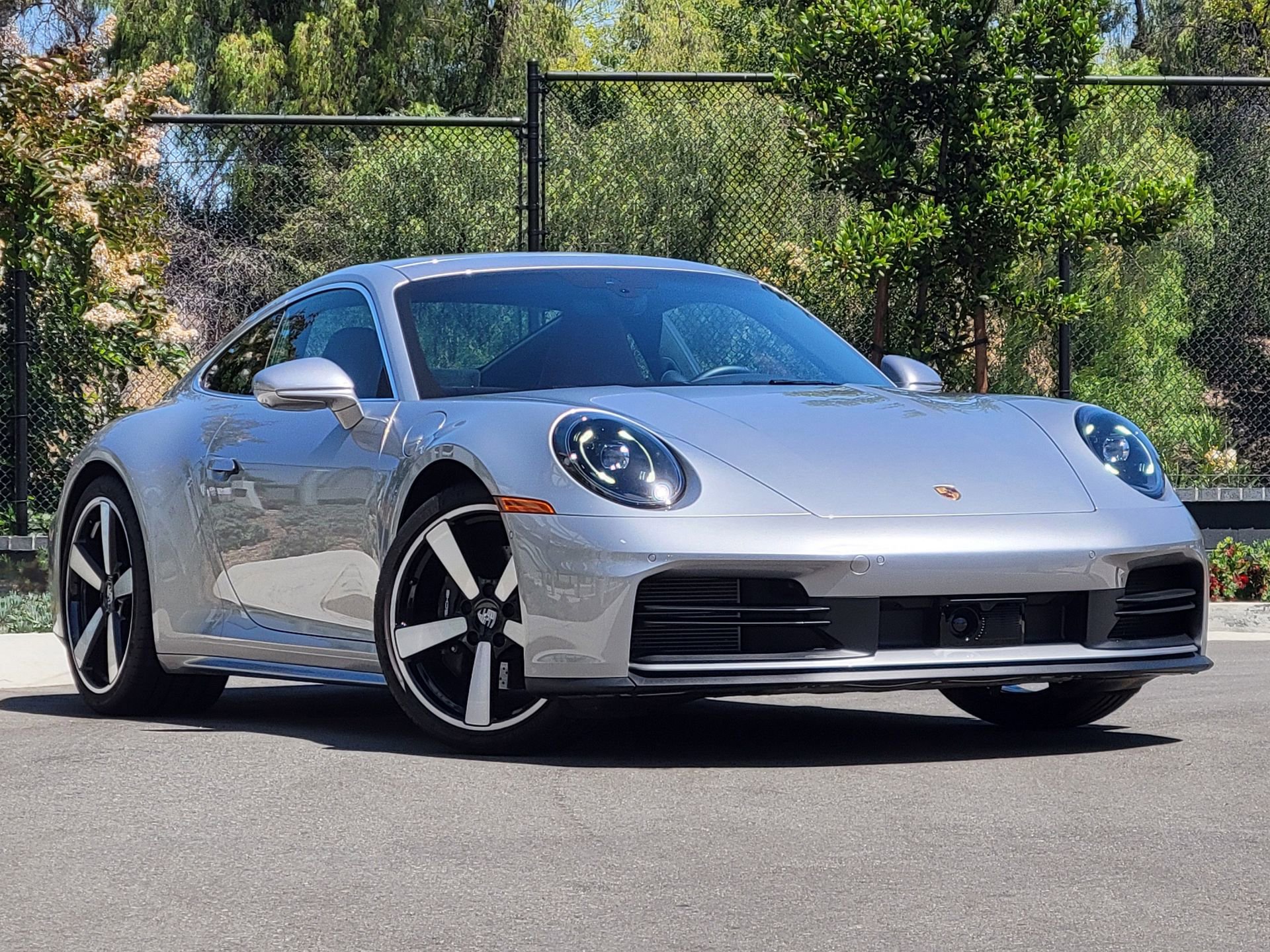 Used 2025 Porsche 911 Carrera RWD image 8