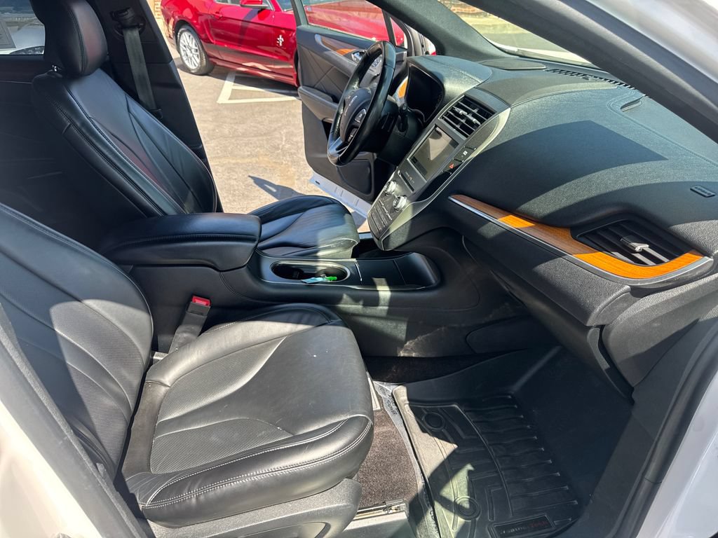 Used 2018 Lincoln MKC Select w/ Select Plus Package AWD/4WD image 33