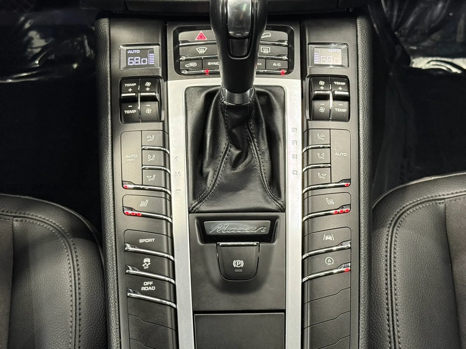 Used 2020 Porsche Macan AWD/4WD image 21