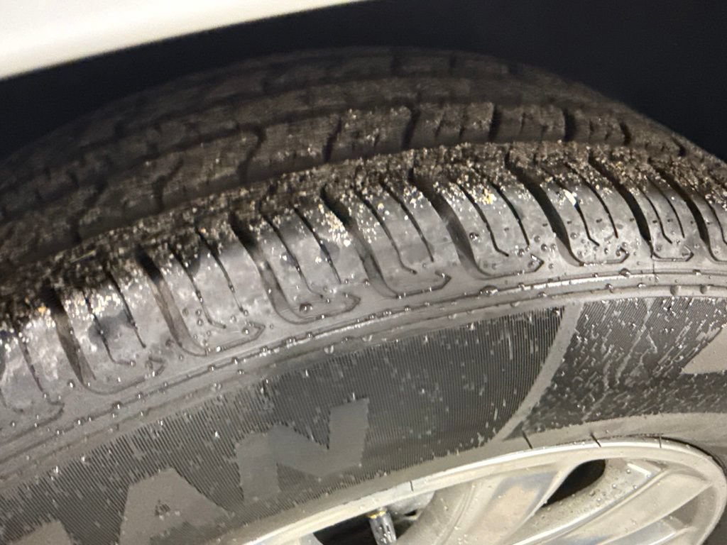 Used 2019 Buick Envision Essence w/ LPO, Road Trip Package FWD image 37