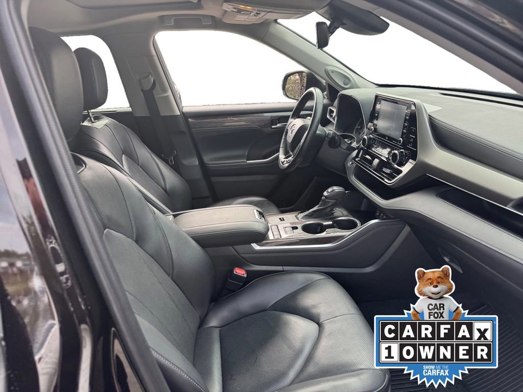 Used 2022 Toyota Highlander Limited image 18