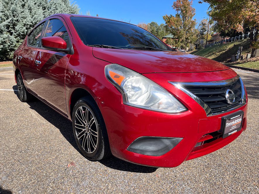 Used 2015 Nissan Versa SV FWD image 31