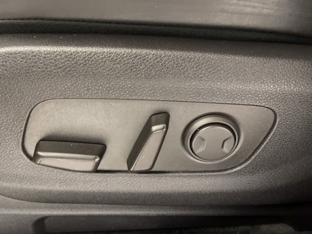 Used 2024 Kia Carnival LX image 17