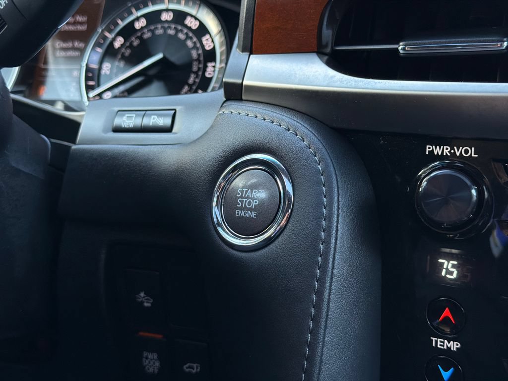 Used 2017 Lexus LX 570 4WD image 34