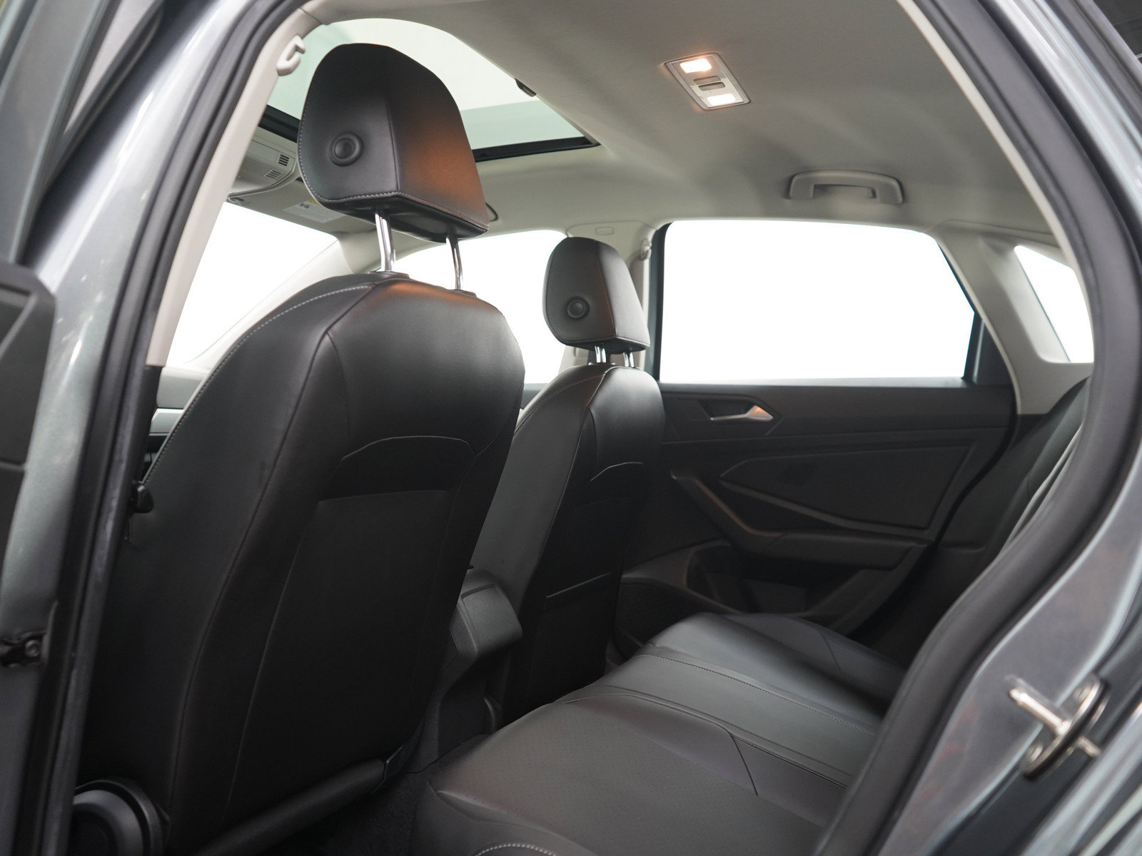 Used 2019 Volkswagen Jetta SE FWD image 16