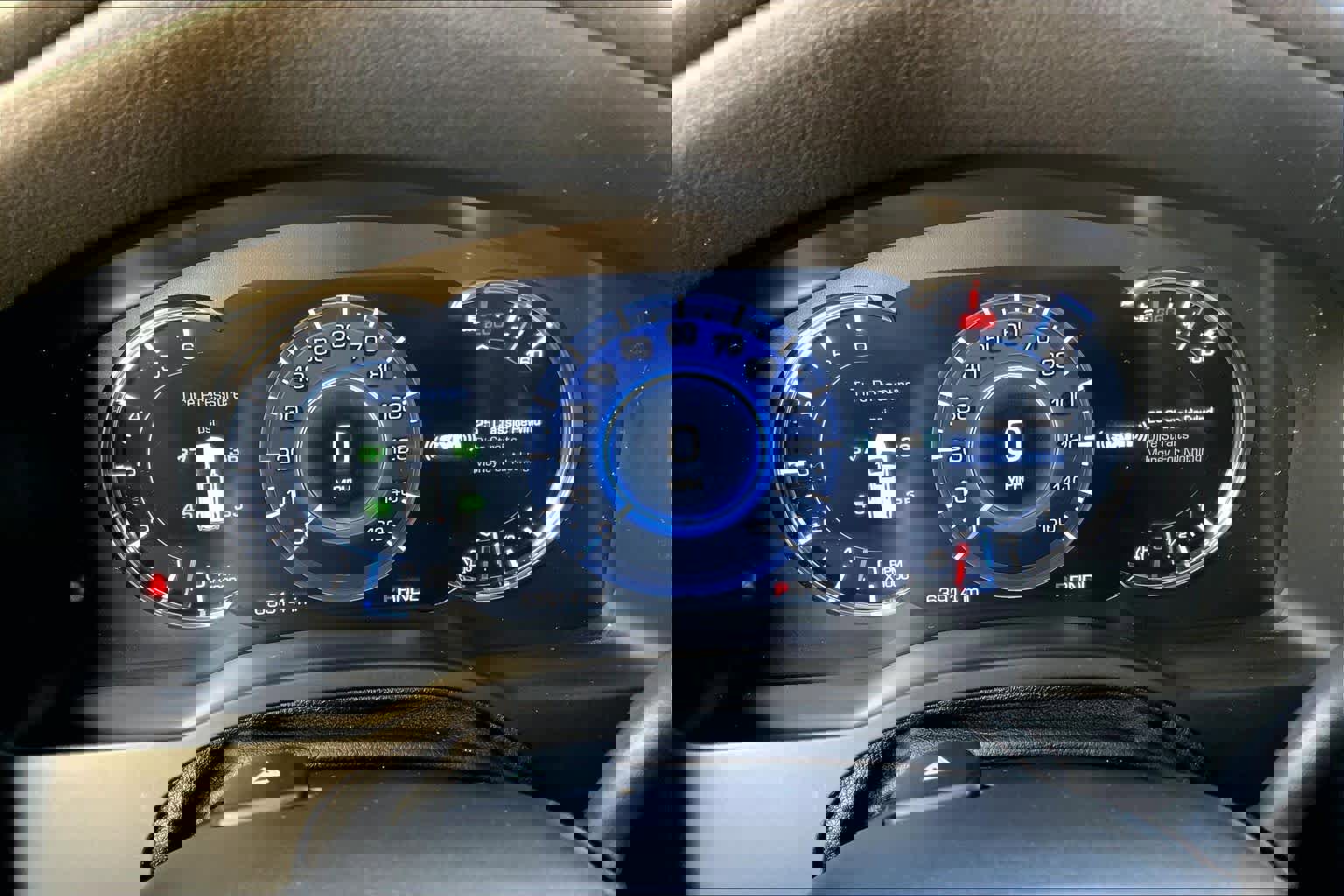 Used 2017 Cadillac Escalade Premium Luxury image 25