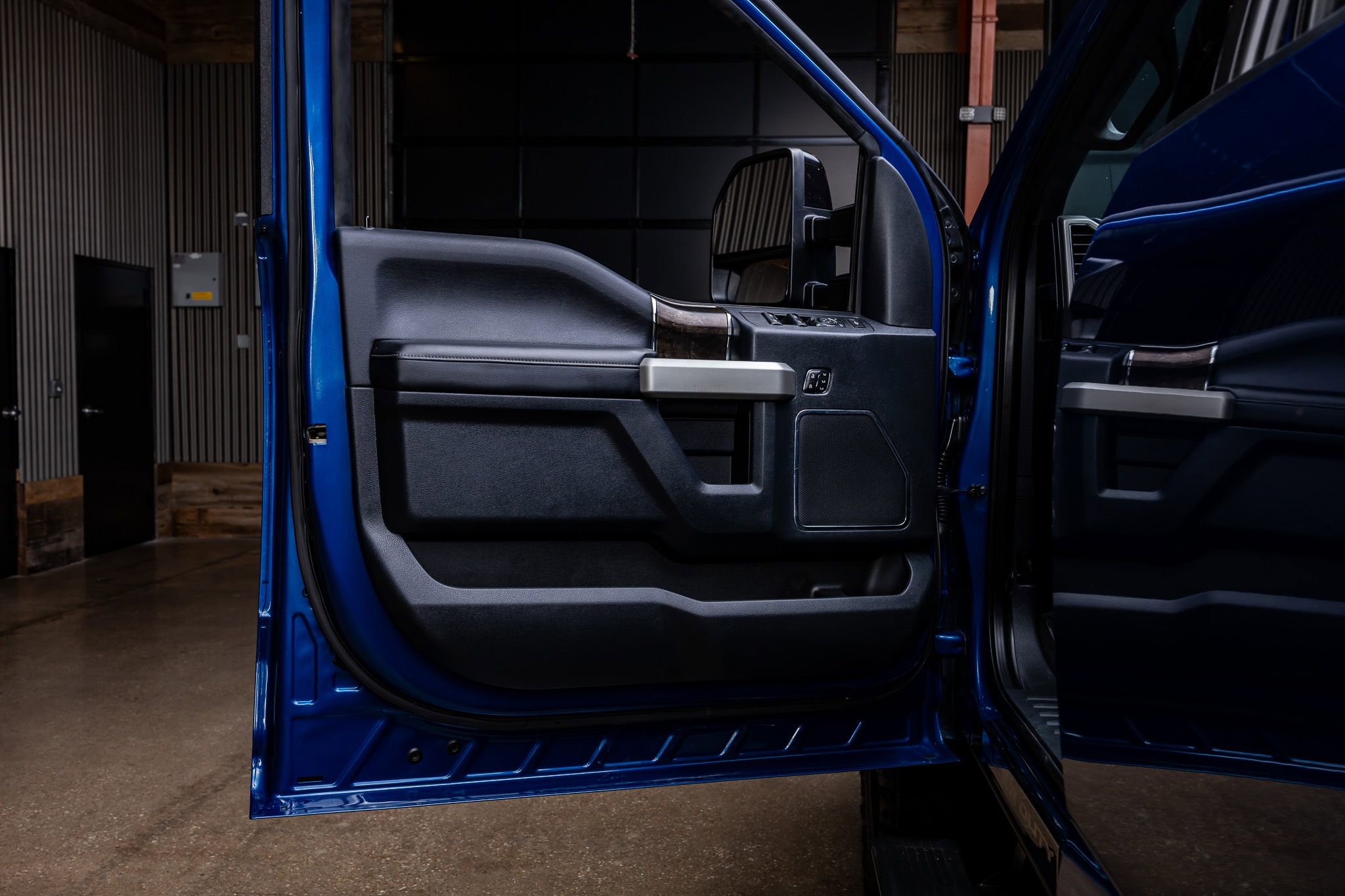 Used 2022 Ford F250 Lariat w/ Tremor Off-Road Package image 34