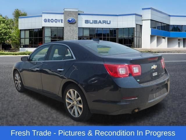Used 2016 Chevrolet Malibu LTZ FWD image 3