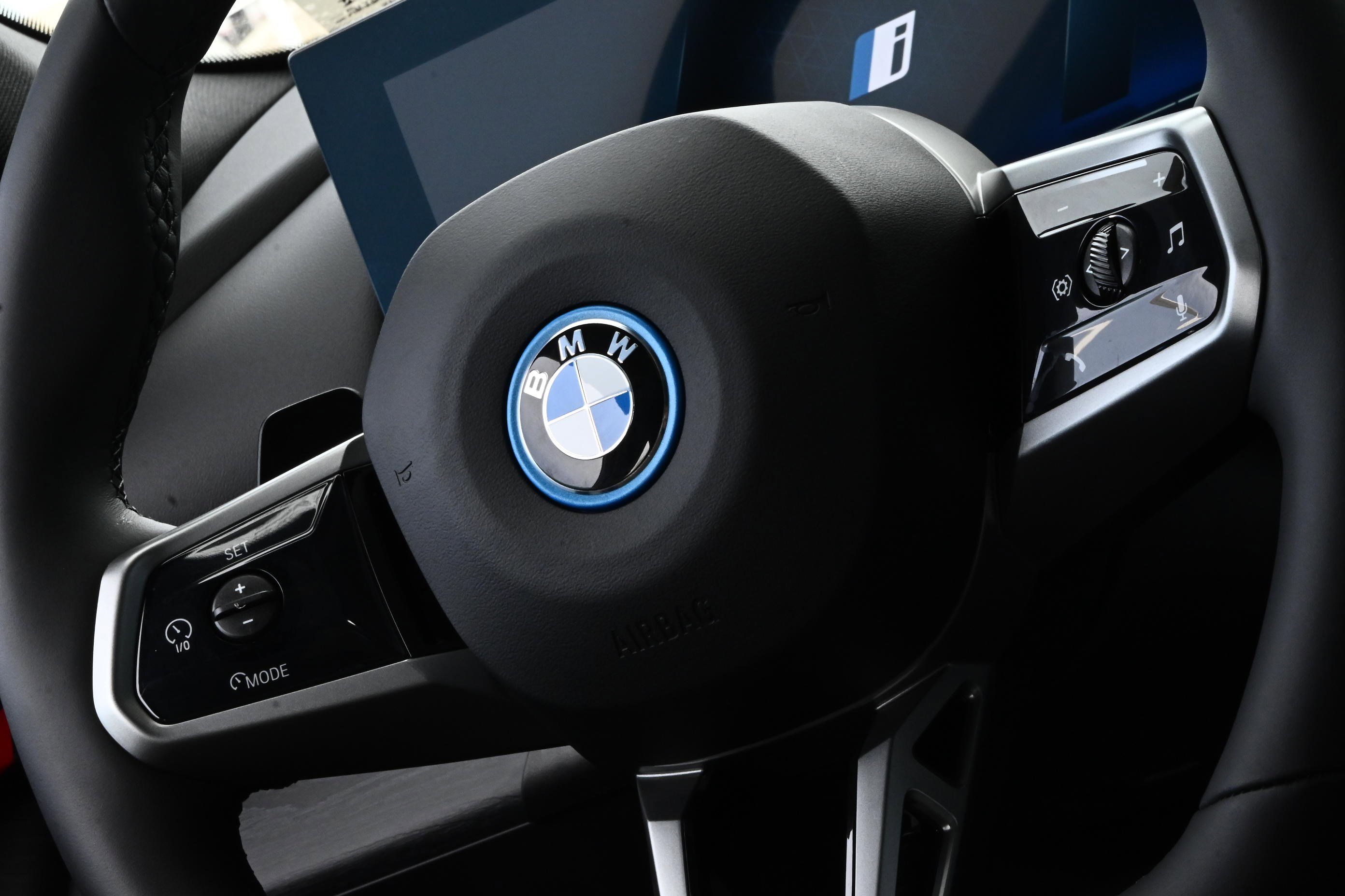 Used 2026 BMW i5 eDrive40 w/ M Sport Package image 22