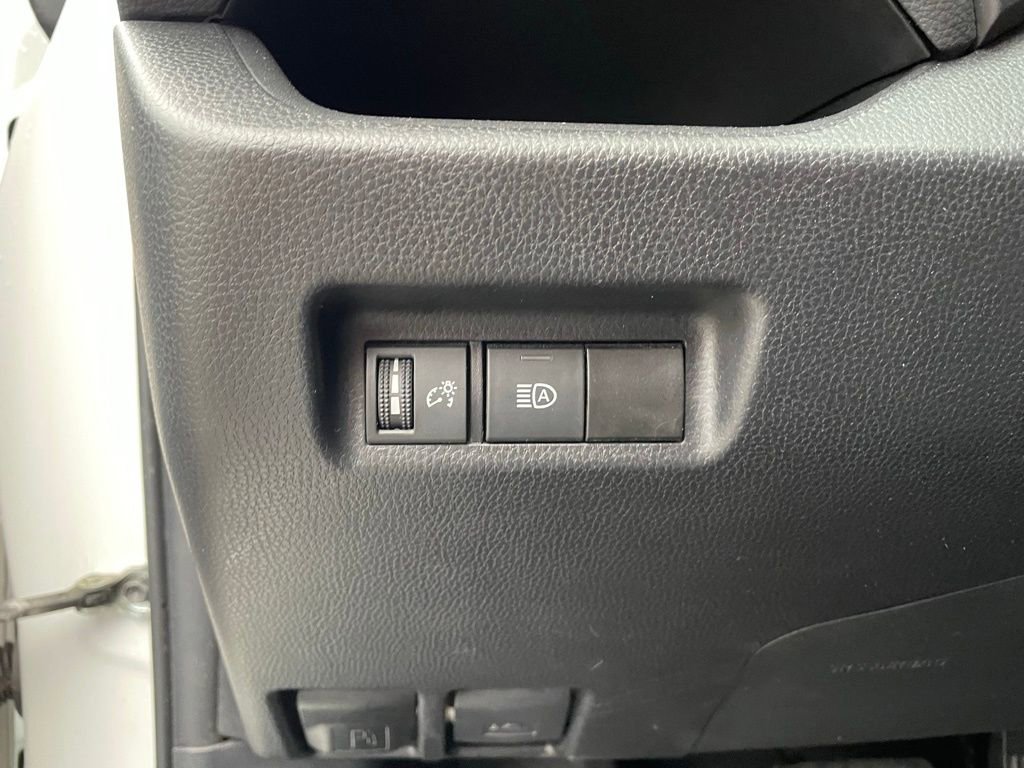 Used 2025 Toyota RAV4 XLE image 13