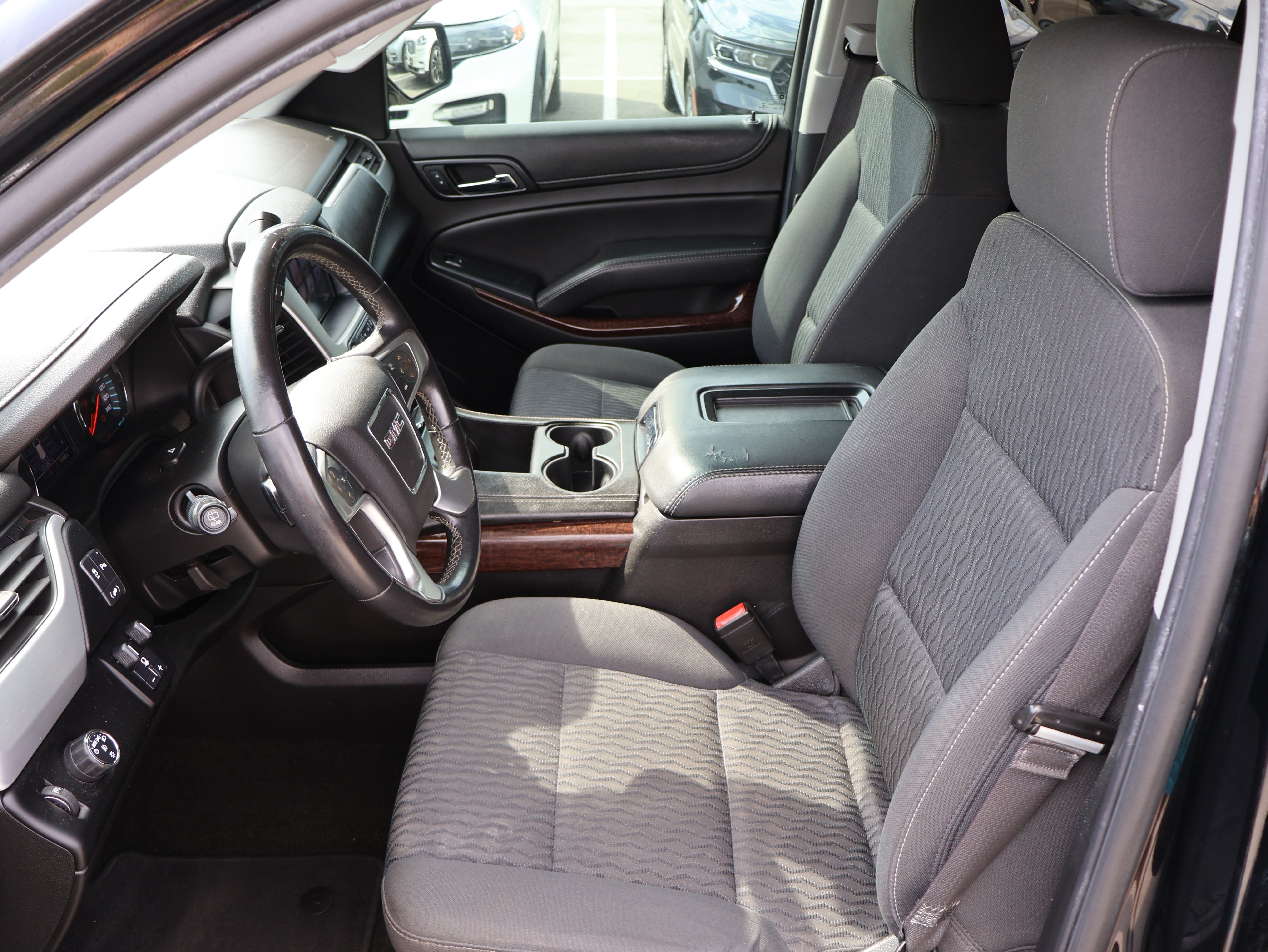 Used 2017 GMC Yukon SLE w/ SLE Value Package RWD image 16