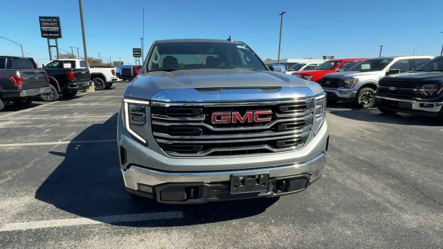 Used 2025 GMC Sierra 1500 SLT AWD/4WD image 3