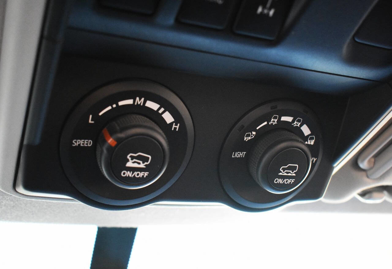 Used 2016 Toyota 4Runner 4WD image 39