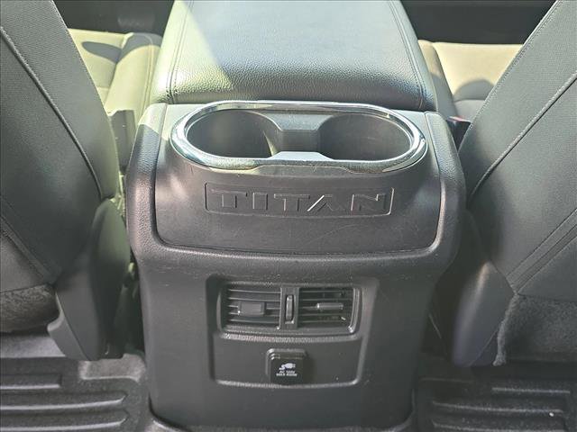 Used 2018 Nissan Titan SV w/ SV Convenience Package image 17