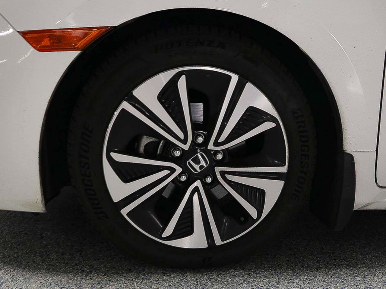 Used 2018 Honda Civic EX-T image 6