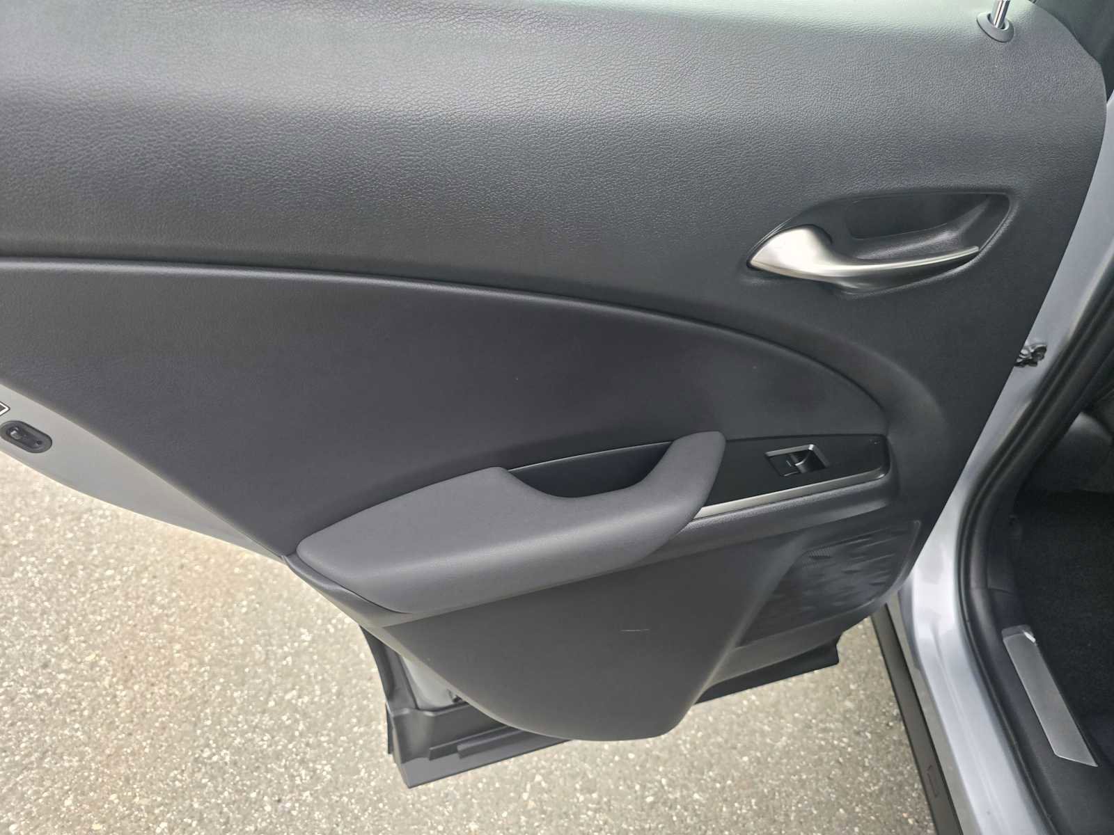 Certified 2025 Lexus UX 300h FWD w/ Accessory Package (Z2) image 19