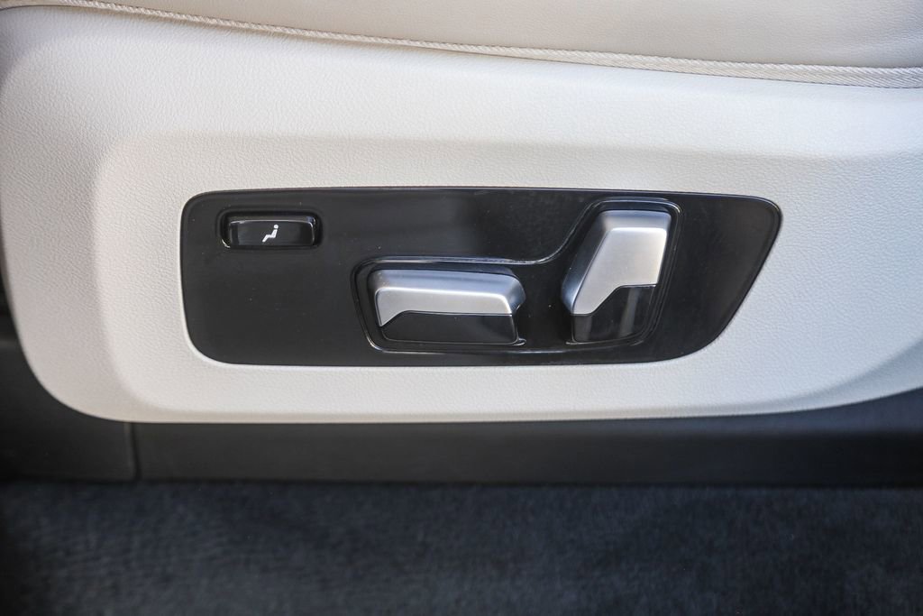 Used 2025 BMW ALPINA XB7 AWD/4WD image 19