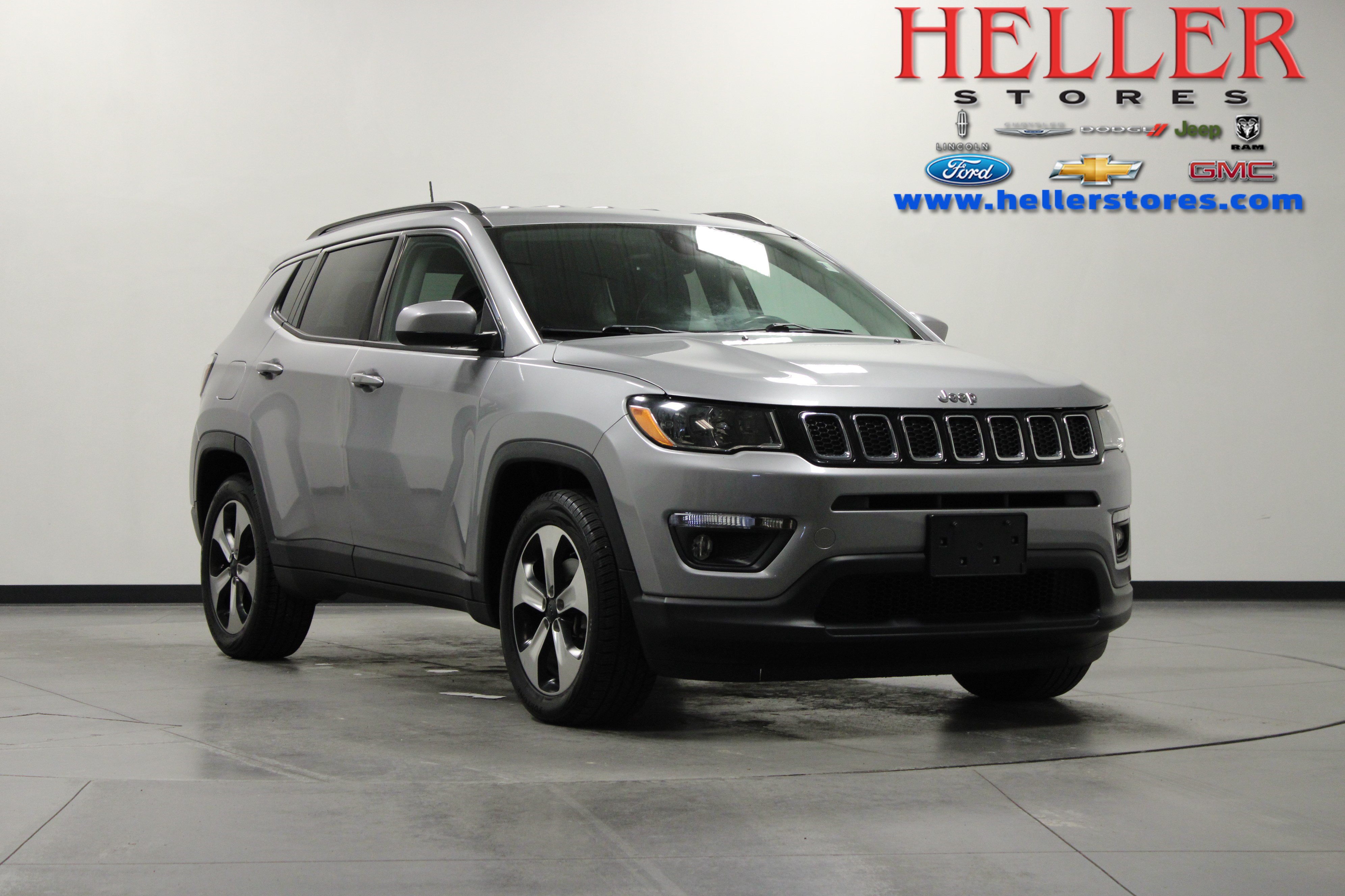 Used 2018 Jeep Compass Latitude w/ Popular Equipment Group FWD image 1