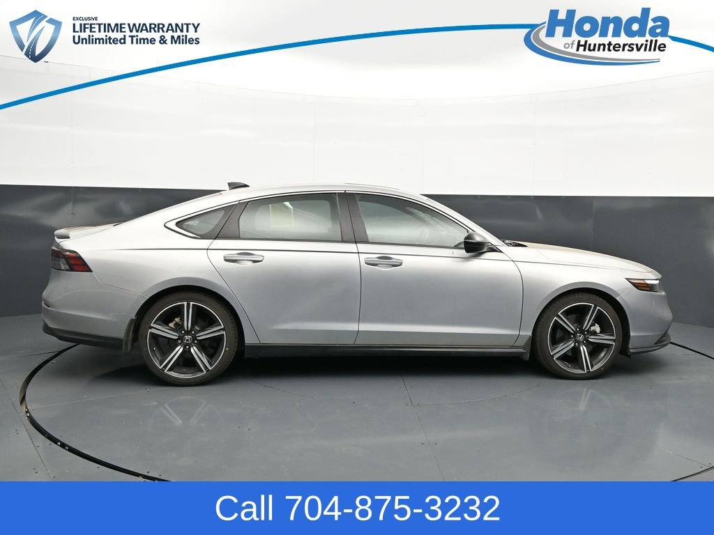 Used 2024 Honda Accord Sport image 9