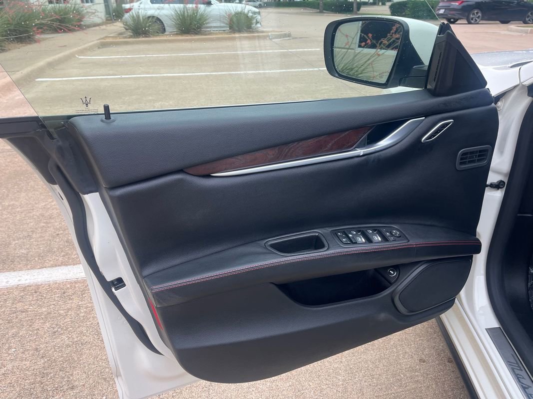 Used 2016 Maserati Ghibli S RWD image 13