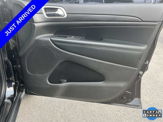 Used 2021 Jeep Grand Cherokee Laredo w/ Security & Convenience Group AWD/4WD image 23