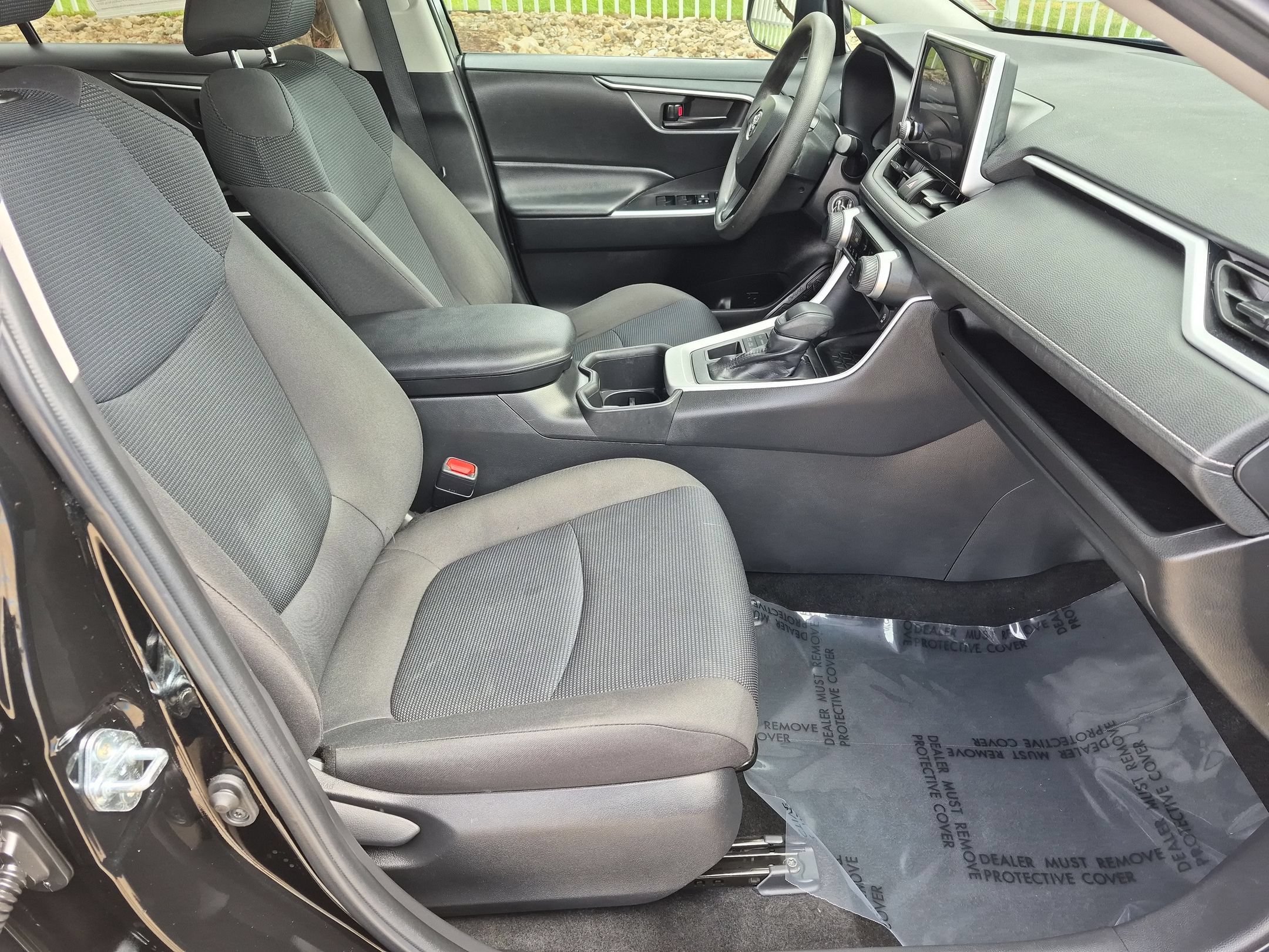 Used 2023 Toyota RAV4 LE AWD/4WD image 27