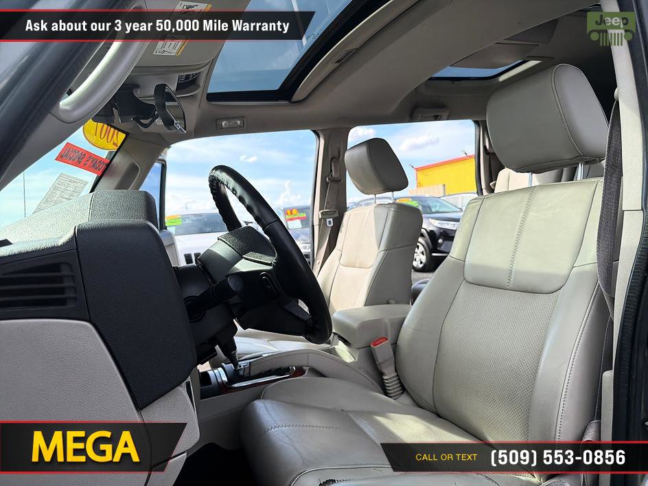 Used 2007 Jeep Commander Limited AWD/4WD image 11