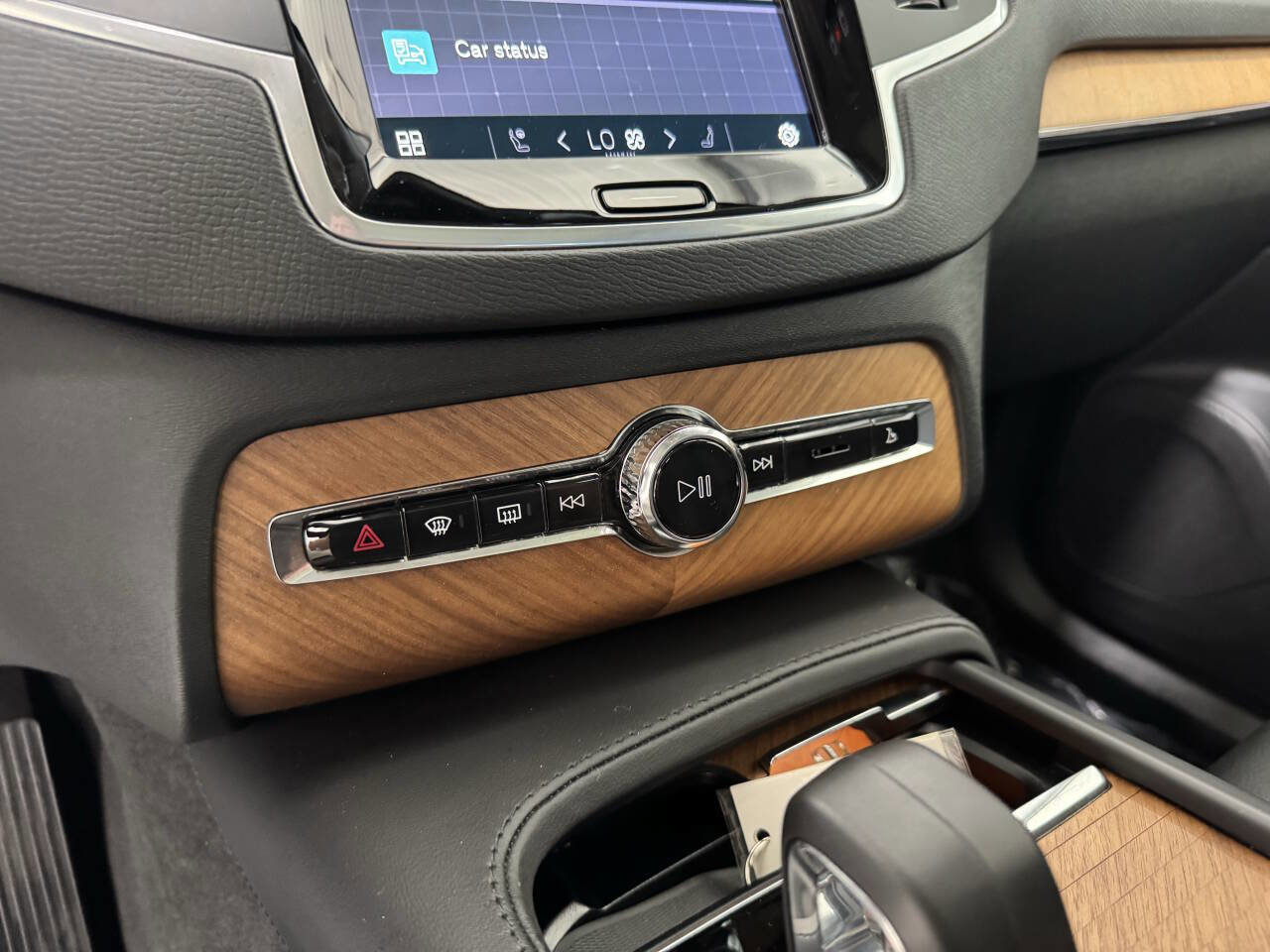 Used 2024 Volvo XC90 B6 Core w/ Protection Package Premier image 26