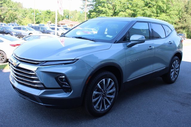 New 2025 Chevrolet Blazer Premier w/ Driver Confidence II Package image 3