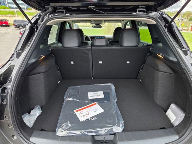 New 2026 Nissan Kicks SR w/ Cold Weather Package AWD/4WD image 25