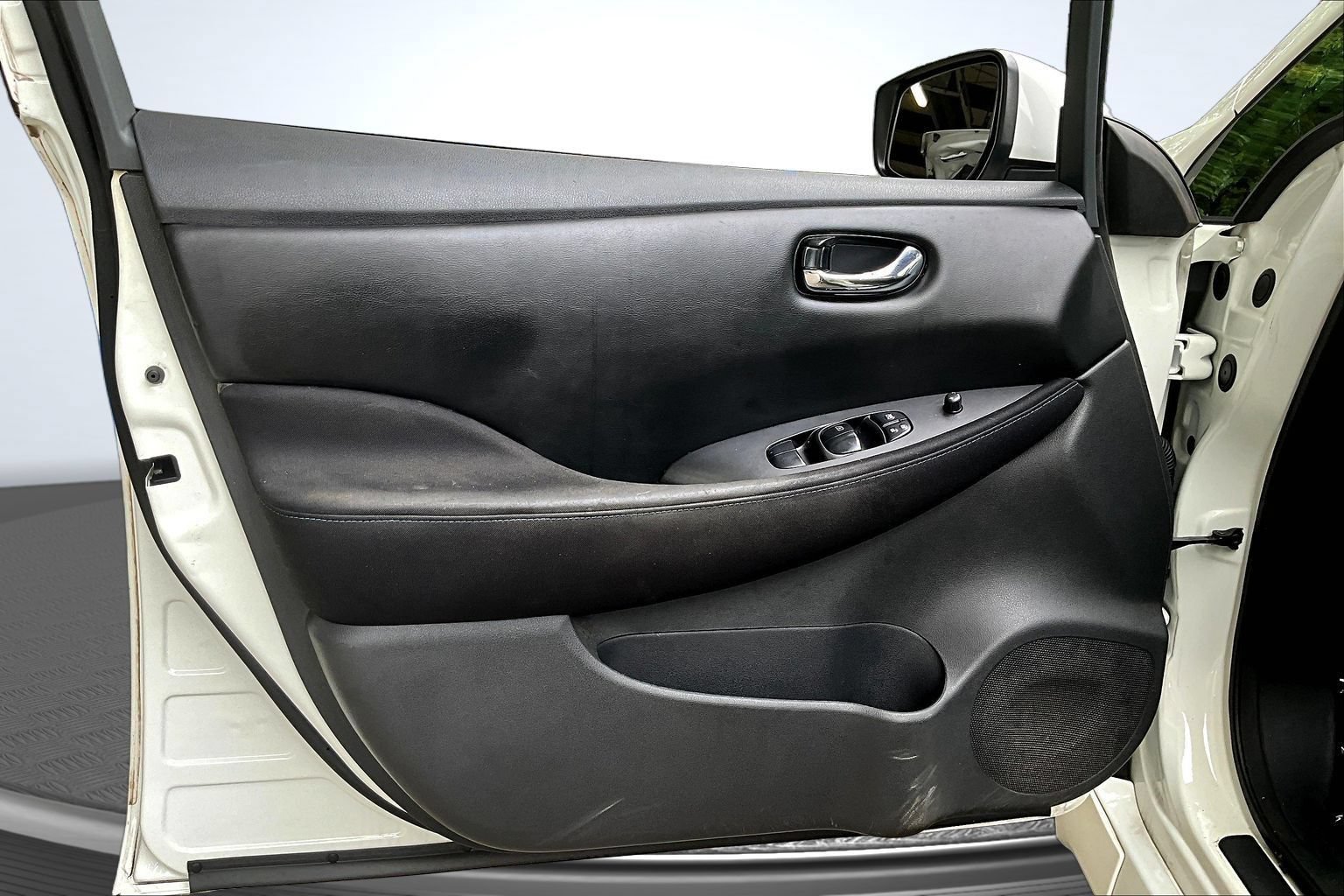 Used 2018 Nissan Leaf S w/ S Charge Package FWD image 19