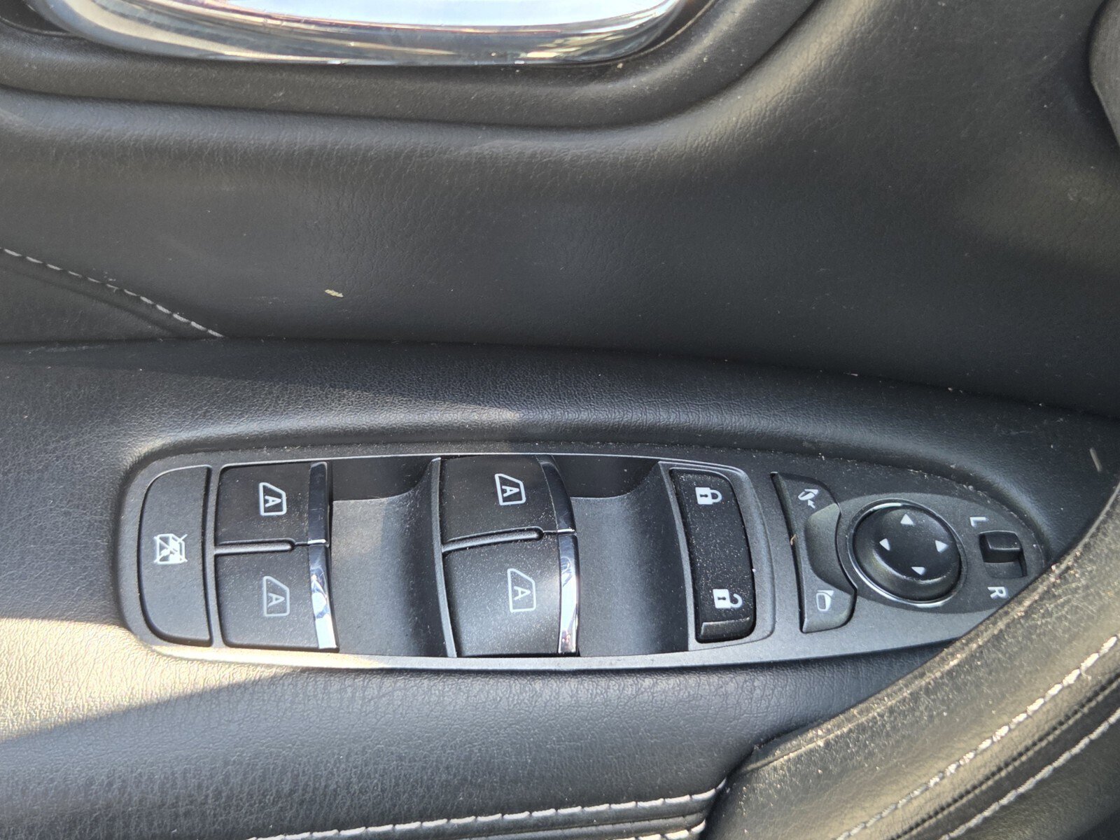 Used 2021 INFINITI QX80 Luxe image 32