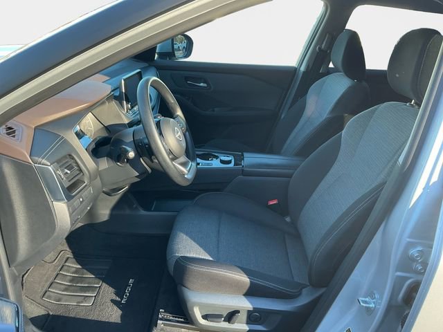 Used 2023 Nissan Rogue SV image 11