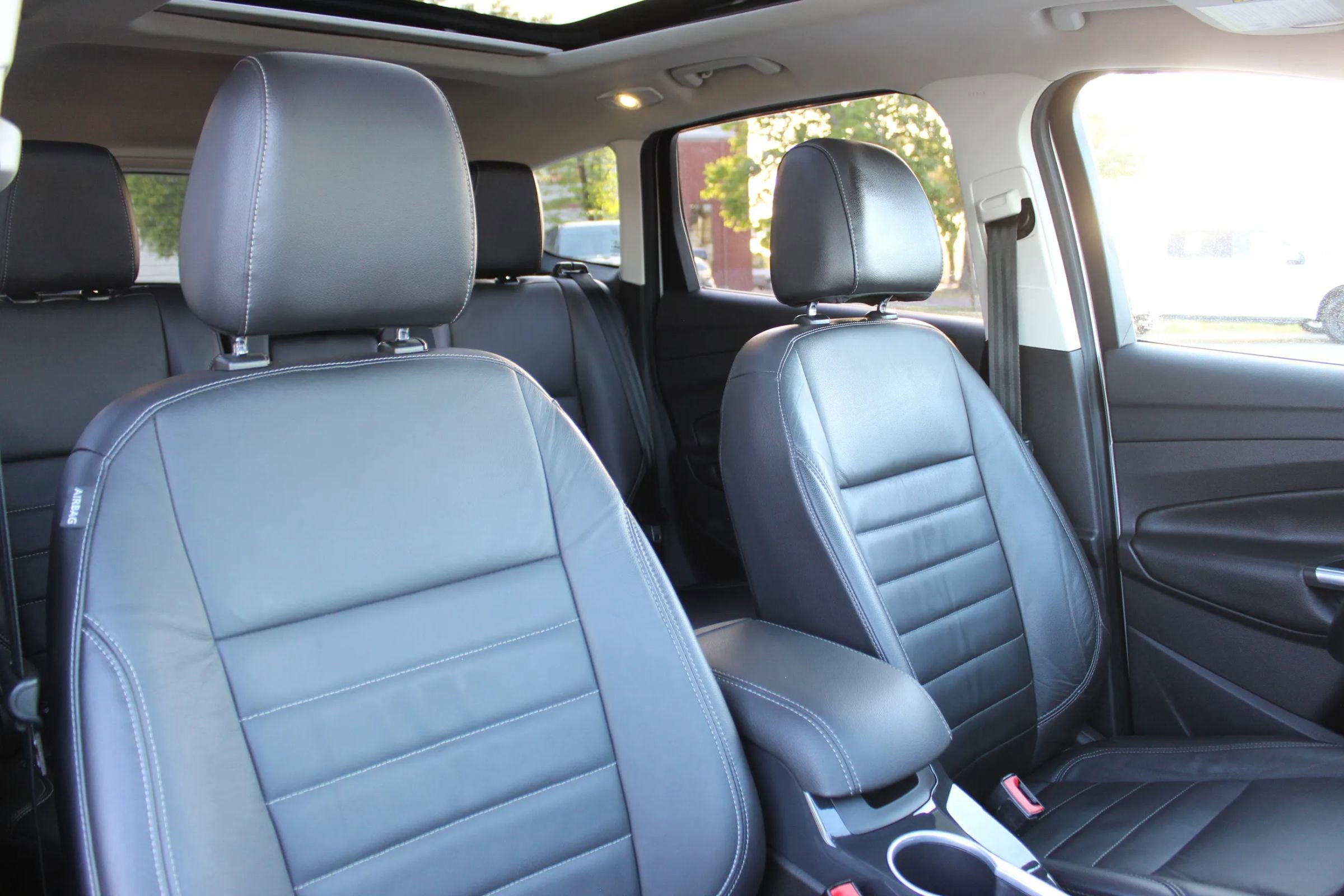 Used 2016 Ford Escape Titanium image 28